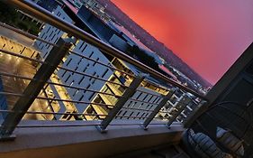 Menlyn Maine Apartment With Sunbet Casino View