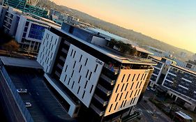 Menlyn Maine Apartment With Sunbet Casino View